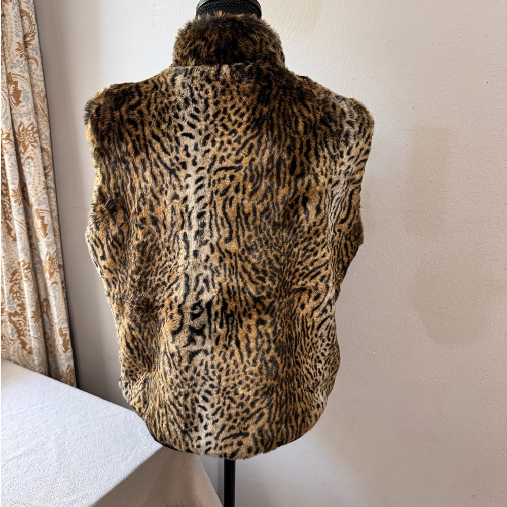 Cejon Faux Fur Leopard Vest - Picture 5 of 13